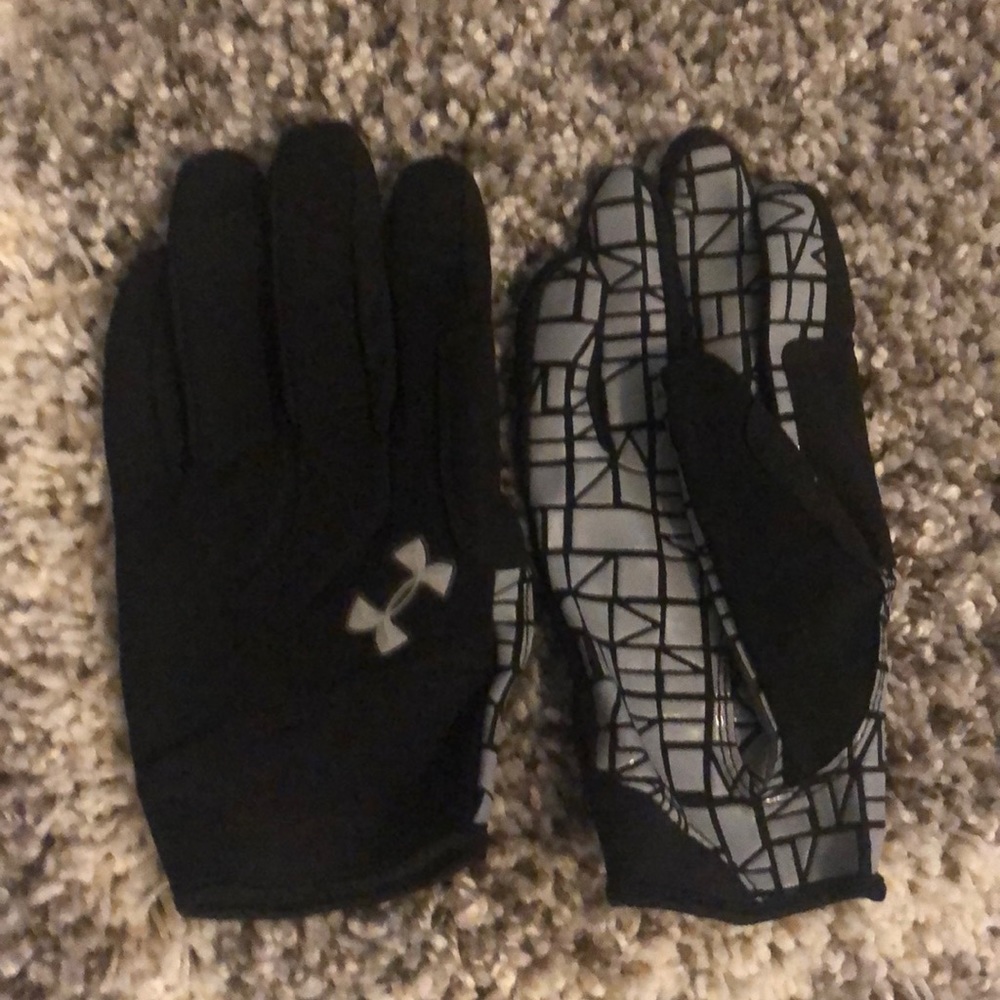Under Armour gloves